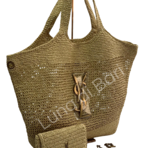 Bolsa YSL Icare Maxi Shopping Bag de Ráfia na cor natural, com alças de ombro e Monograma YSL oversized dourado no centro