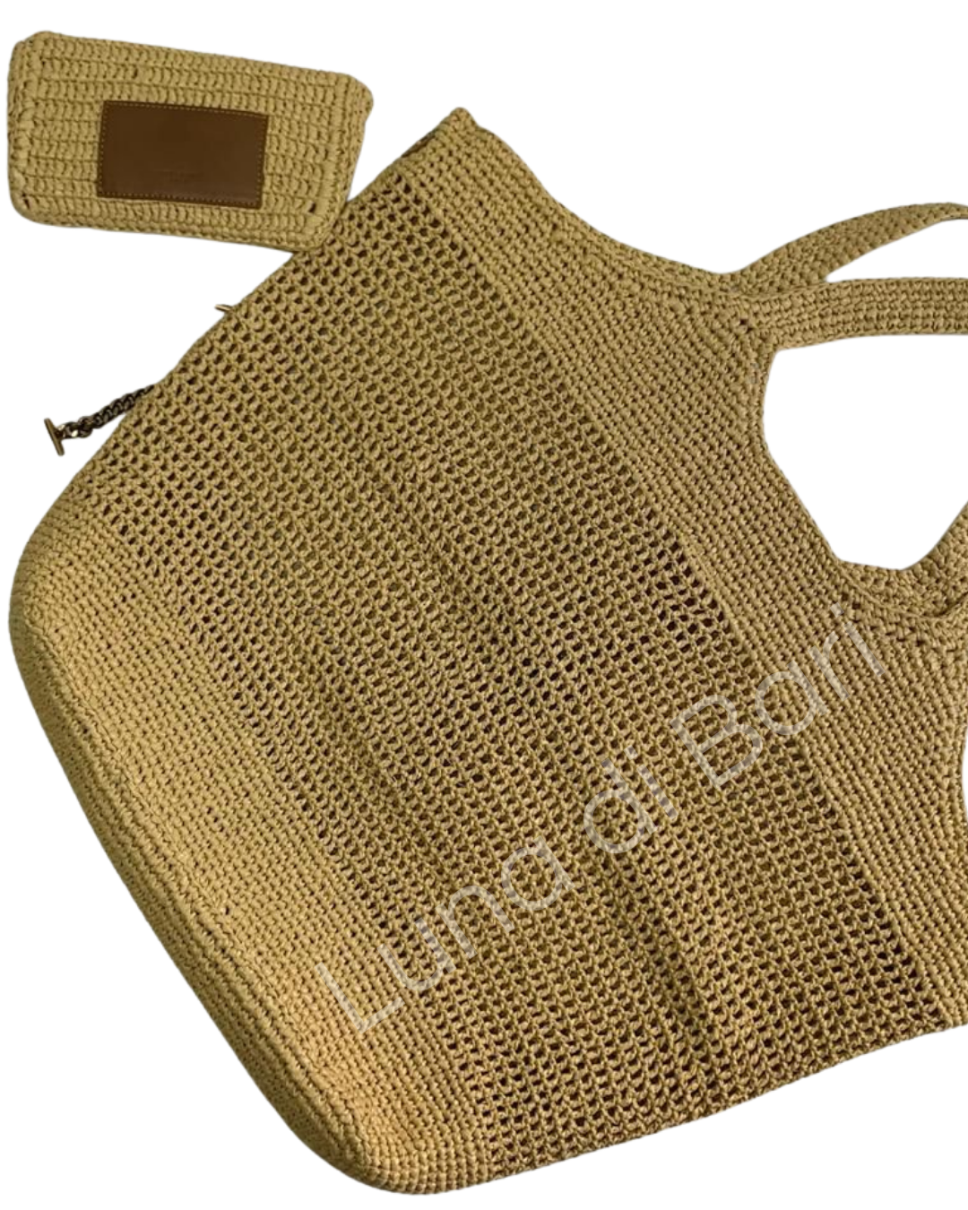 Bolsa YSL Icare Maxi Shopping Bag de Ráfia na cor natural, com alças de ombro e Monograma YSL oversized dourado no centrO