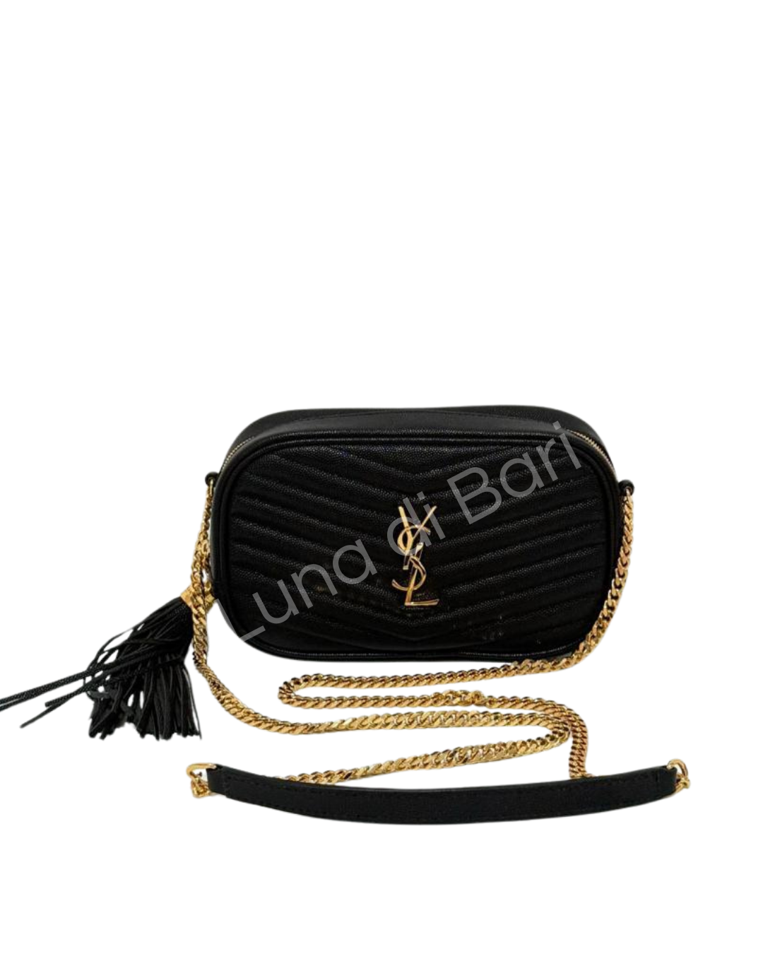 Bolsa Saint Laurent Lou Camera Bag matelassê preta, alça de corrente dourada, tassel (franja) e logo YSL.